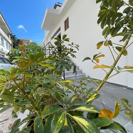 Sun And Sea Apartment Saranda Luaran gambar