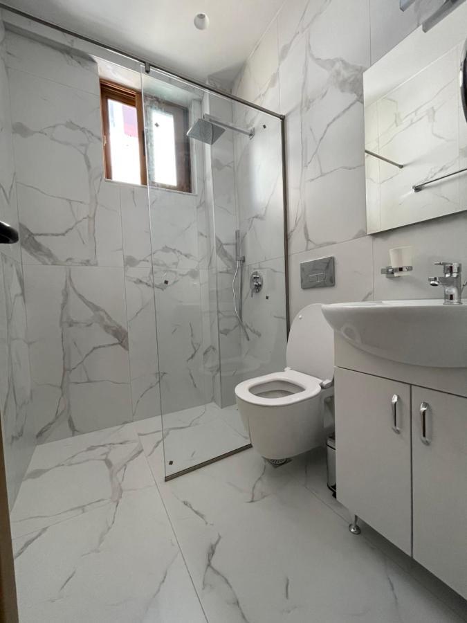 Sun And Sea Apartment Saranda Luaran gambar