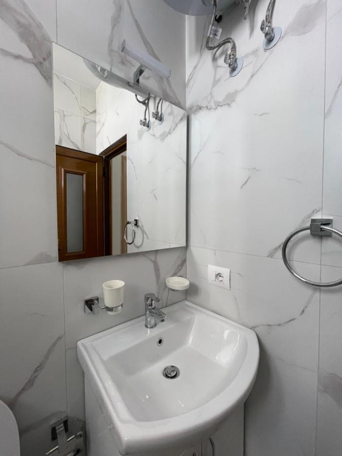 Sun And Sea Apartment Saranda Luaran gambar