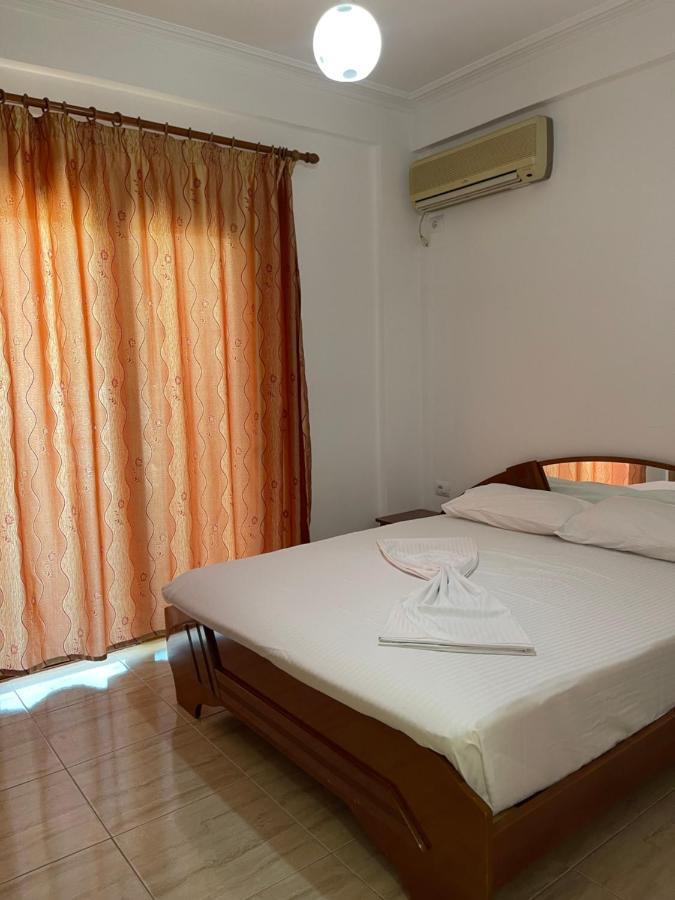 Sun And Sea Apartment Saranda Luaran gambar