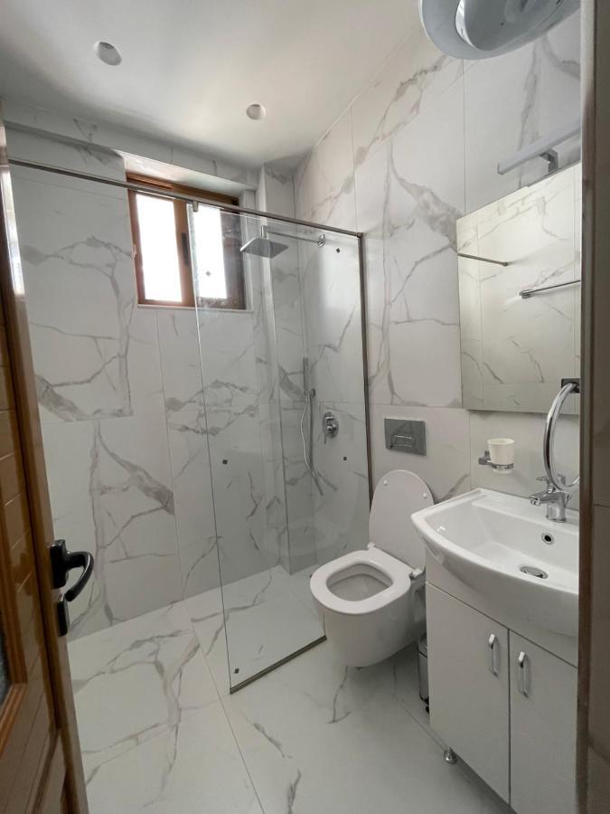 Sun And Sea Apartment Saranda Luaran gambar