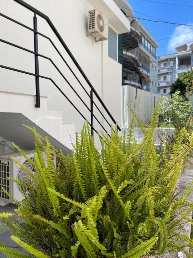 Sun And Sea Apartment Saranda Luaran gambar