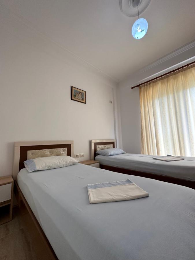 Sun And Sea Apartment Saranda Luaran gambar