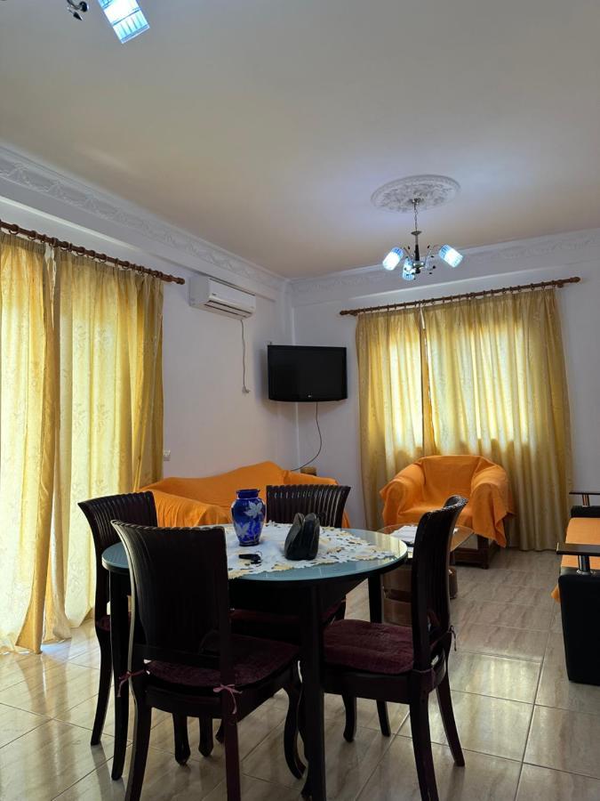 Sun And Sea Apartment Saranda Luaran gambar